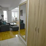 Chic Urban Retreat With Balcony, Parking & Wi-fi
